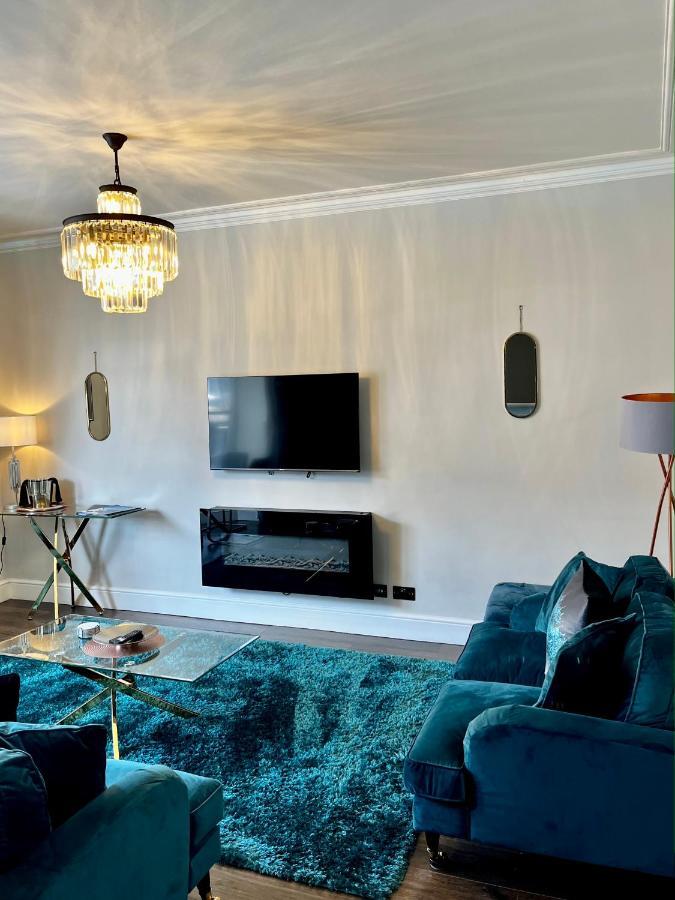 The Mews Boutique Deluxe Apartments, Sleep 2-6 People , Central Location, Free Parking Windermere Exterior photo