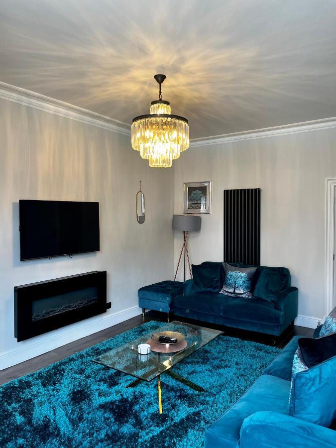 The Mews Boutique Deluxe Apartments, Sleep 2-6 People , Central Location, Free Parking Windermere Exterior photo